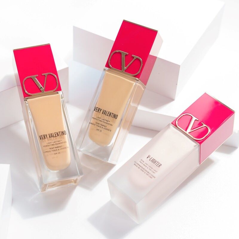 Valentino Dual-Use Liquid Light Face Base & Top Coat 5ml #01 Rosa ,Valentino primer , V-Lighter Face Base Primer and Highlighter, Valentino V-Lighter Illuminating Face Primer and Highlighter รีวิว ,  Valentino Garavani , วาเลนติโน่ การาวานี), valentino v-lighter rosa , valentino v-lighter review . 